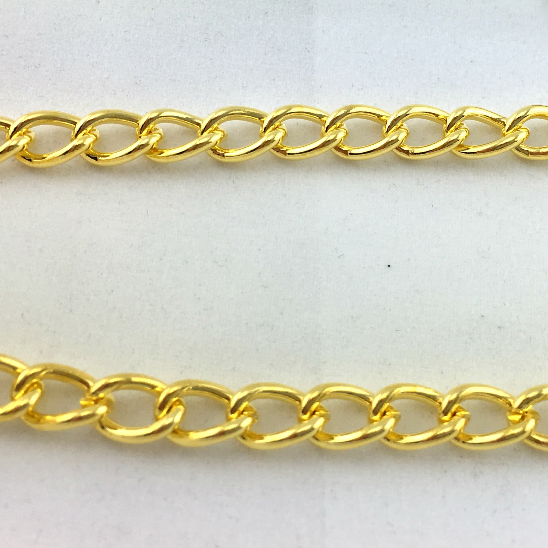 Jewellery curb chain in a long link style. Australia wide delivery.