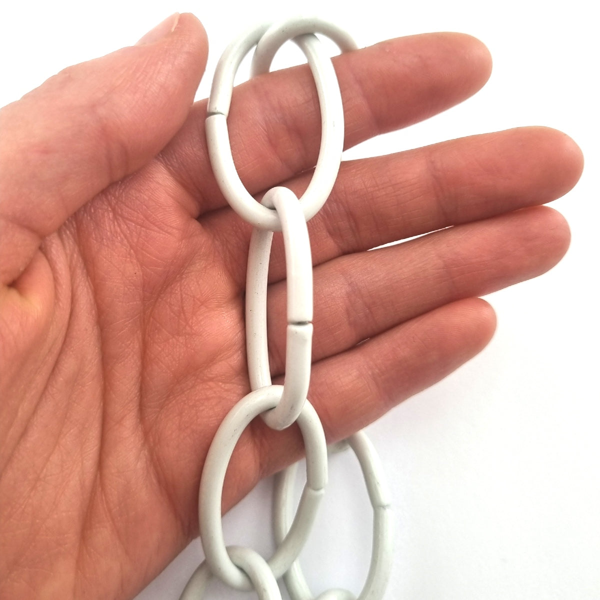 White Lighting Chain, size: 3.8mm. Commercial grade. Chain by the metre & bulk buy. Factory direct prices. Australia wide shipping from Melbourne. Shop: chain.com.au